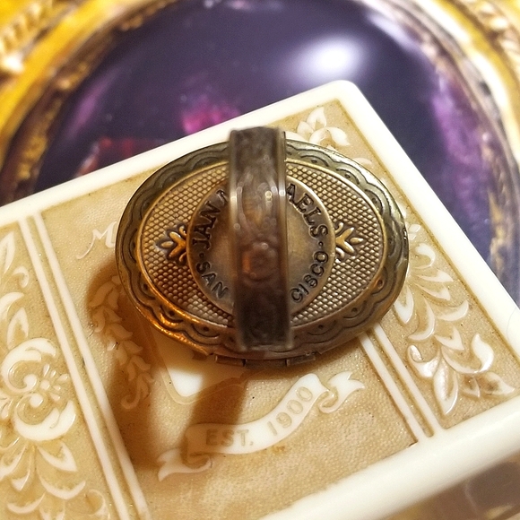 Retired Jan Michaels Locket Ring with Faux Pearl - Picture 6 of 7